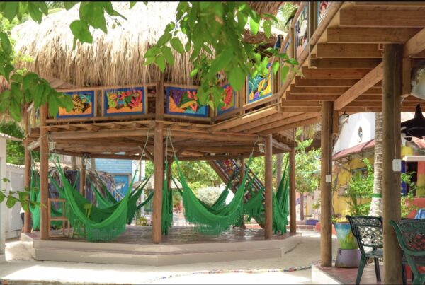 LIZAMAR BEACH CLUB - Image 2