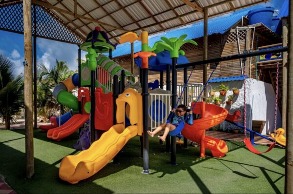 LIZAMAR BEACH CLUB - Image 6