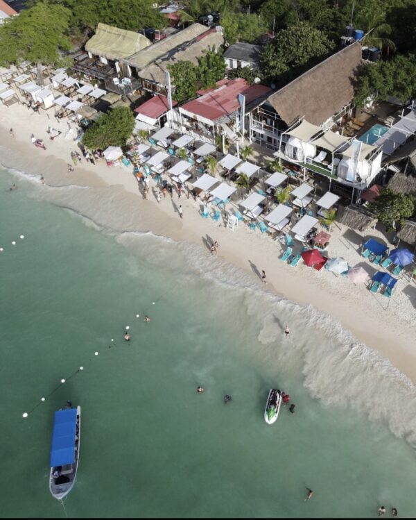 NENA BEACH CLUB - Image 6