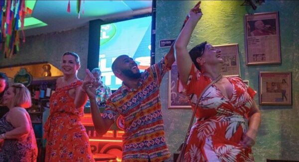 💃 SALSA O CHAMPETA CON RAÍCES – Tour cultural + clase privada de baile